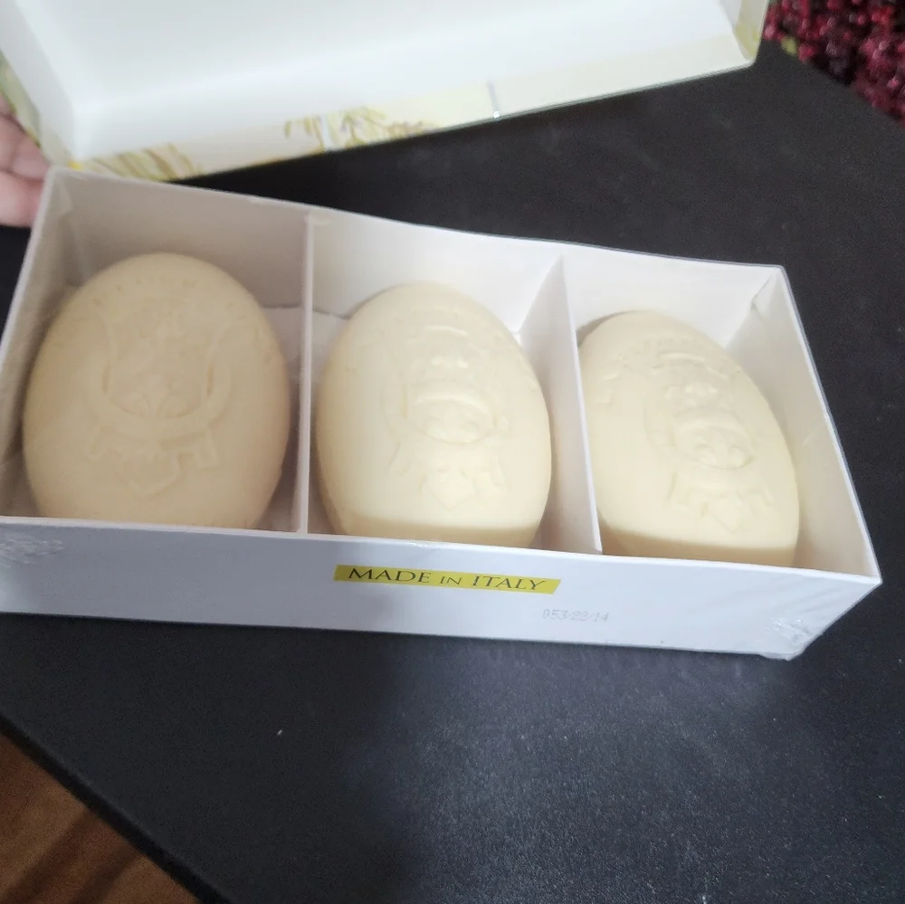 LA FLORENTINA NIB LEMON LAVENDER 3 BAR BOX SOAP WITH SHEA BUTTER